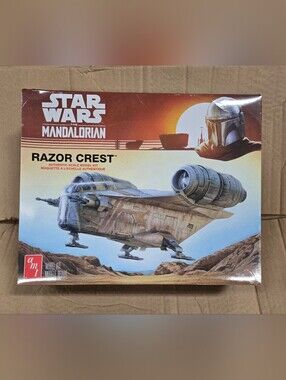 Star Wars The Mandalorian Razor Crest Authentic AMT Model Kit AMT1273